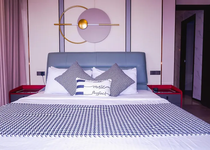 Luxury At Bayshore Residential Phase 2 Beside Okada & Near Moa Aparthotel *