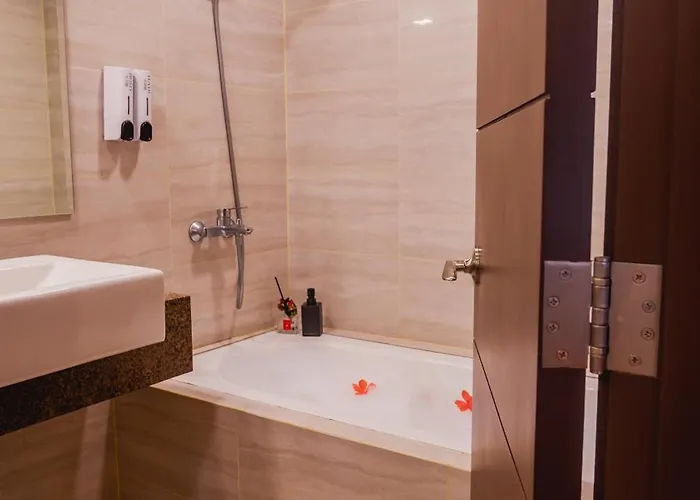 Aparthotel Luxury At Bayshore Residential Phase 2 Beside Okada & Near Moa Manila